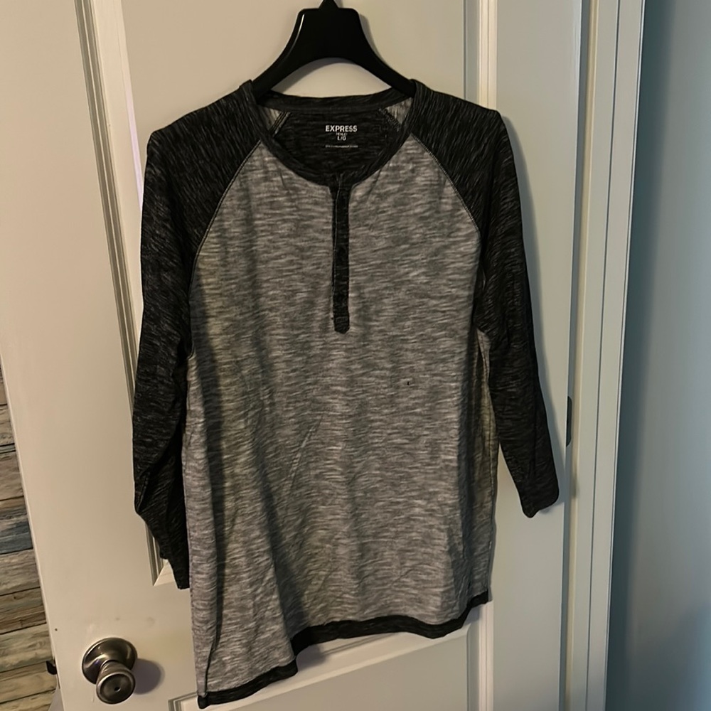NWT Express men’s Henley tee (L)